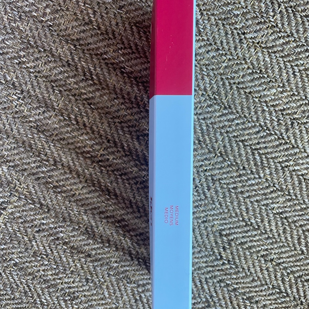 Kleo Kolor Press-On Gel Nails - Soft Life - Picture 3 of 4